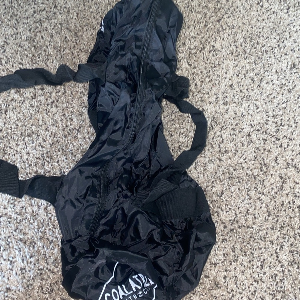 🐛NWT Black compact-able duffel bag! - Picture 4 of 11
